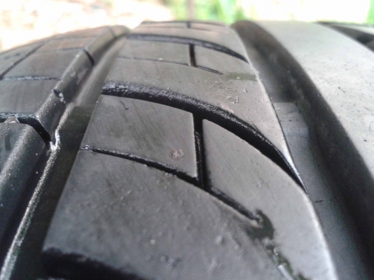 ขายยาง215/55/17  1เส้นปี13