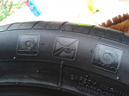 ขายยาง215/55/17  1เส้นปี13