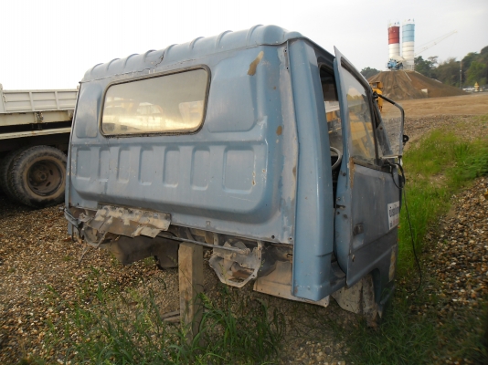 ขายหัวรถ6ล้อISUZU NPR 115 ของห้างสภาพไม่ผุภายในครบ