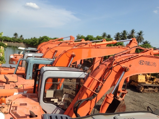 ขายด่วน Hitachi ZX135US นำเข้าจากญี่ปุ่น สภาพสวย พร้อมใช้งาน