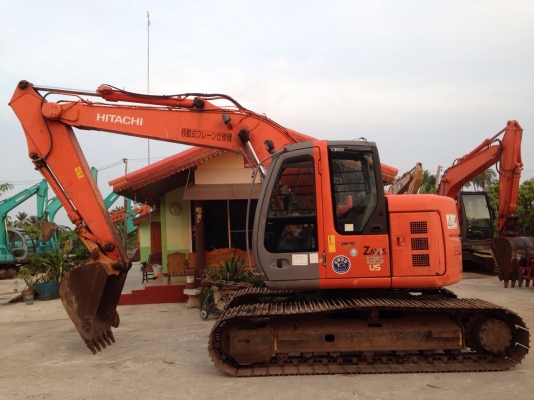 ขายด่วน Hitachi ZX135US นำเข้าจากญี่ปุ่น สภาพสวย พร้อมใช้งาน