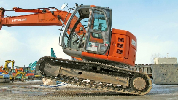 ขายด่วน Hitachi ZX135US นำเข้าจากญี่ปุ่น สภาพสวย พร้อมใช้งาน