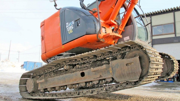 ขายด่วน Hitachi ZX135US นำเข้าจากญี่ปุ่น สภาพสวย พร้อมใช้งาน
