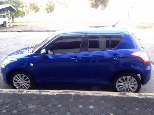 Suzuki Swift 1.25 สีน้ำเงิน สภาพดีมาก รถบ้านมือเดียวค่ะ Suzuki Swift 1.25 สีน้ำเงิน สภาพดีมาก รถบ้านมือเดียวค่ะ