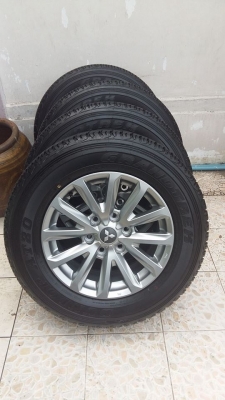 ขายล้อแม็กป้ายแดง new triton plus 17" ยางปี14 สนใจติดต่อเล็กคลองสามครับ 081-3747940