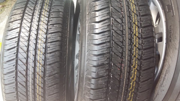 ขายล้อแม็กป้ายแดง Fortuner 17" ยางปลายปี14  สนใจติดต่อเล็กคลองสามครับ 081-3747940