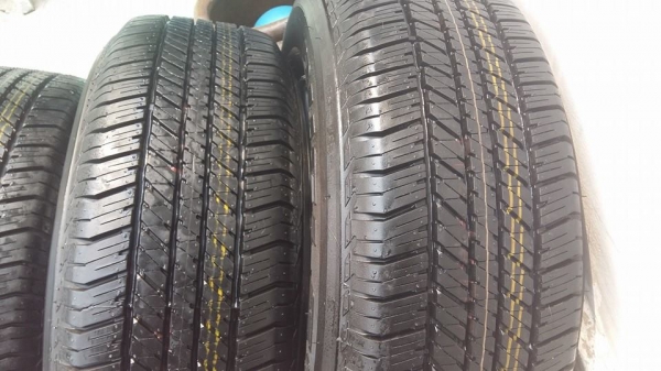 ขายล้อแม็กป้ายแดง Fortuner 17" ยางปลายปี14  สนใจติดต่อเล็กคลองสามครับ 081-3747940