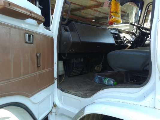 ขายรถเดิมๆครับรถซื้อมามือแรกยHENO FM177 LA เครื่องEH700 168แรง2เพลากระบะดั้มวิ่งอ้อยพร้อมบาร์สภาพพร้อมใช้เลยคราบ