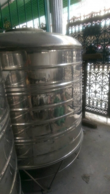 แท๊งน้ำสแตนเลส เกรด 304  ขนาด 2,000 ลิตร