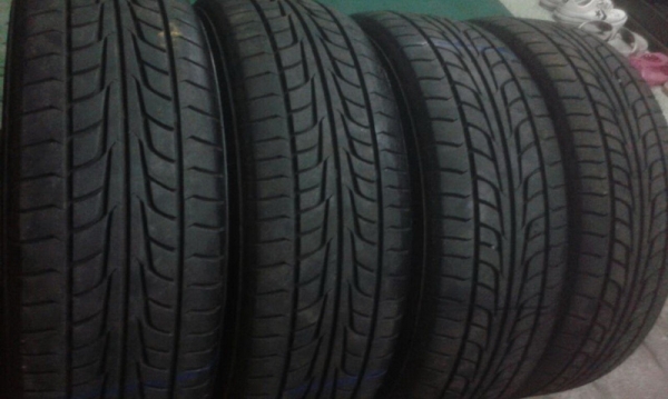 ขายล้อVolvoแท้รุ่นTitanขอบ17กว้าง7off43ติดยางดอกหนาปี12สวย