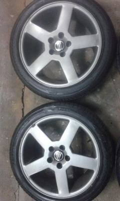 ขายล้อVolvoแท้รุ่นTitanขอบ17กว้าง7off43ติดยางดอกหนาปี12สวย