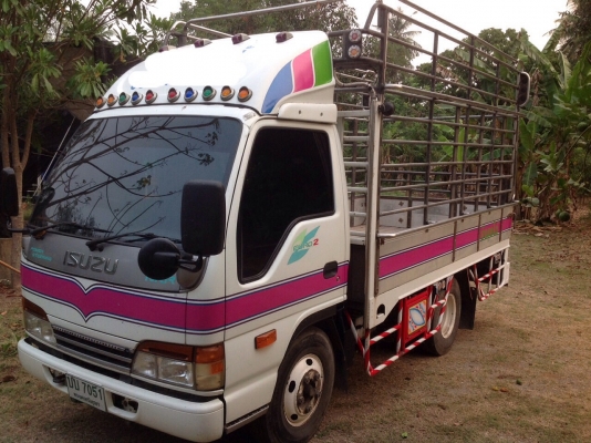 6ล้อเล็ก  ปี53 ไม่ติดเวลา NKR71E เครื่อง 120 แรง LPG แก๊สจากโรงงาน ประหยัด แรงสุดๆ ยาว 3.20 ม.กว้าง 1.80ม.สภาพสวยๆ พร้อมใช้งานได้เลย โทร 081-7634892 อยู่ราชบุรี