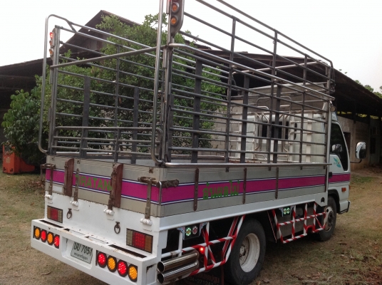 6ล้อเล็ก  ปี53 ไม่ติดเวลา NKR71E เครื่อง 120 แรง LPG แก๊สจากโรงงาน ประหยัด แรงสุดๆ ยาว 3.20 ม.กว้าง 1.80ม.สภาพสวยๆ พร้อมใช้งานได้เลย โทร 081-7634892 อยู่ราชบุรี