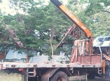 ISUZU TX 145 HP 6BB1 รถบรรทุกหกล้อใหญ่ ติดเครน TADANO 3 ตัน 3 ปลอก กระบะพื้นเหล็กพื้นเรียบความยาว 5 เมตรสภาพสวย เครื่องยนต์แรงดีเดิมๆไม่มีเยิ้มครับ หัวเก๋งร็อกกี้อย่างสวยไม่ผุลงเล่มครบพร้อม ภายในเก๋งคอนโซลสวยครบ ช่วงล่างแน่นคัชซีไม่มีบวมครับ ยาง 9.00 ขอบ