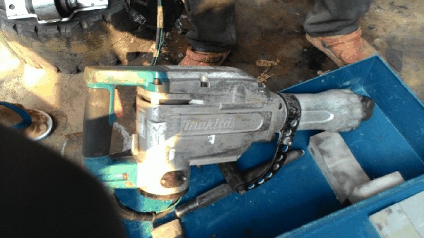 ขายเครื่องสะกัดคอนกรีด MAKITA HM1305 1510W.แท้100\%