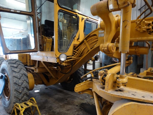 รถเกรดCAT 140G #72V*****  22,200ชม. ปี 1993  Rear Ripper Tel : 098-858-5524 สามภพ ครับ