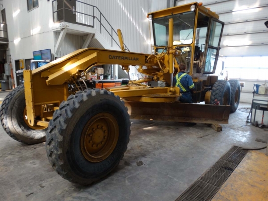 รถเกรดCAT 140G #72V*****  22,200ชม. ปี 1993  Rear Ripper Tel : 098-858-5524 สามภพ ครับ