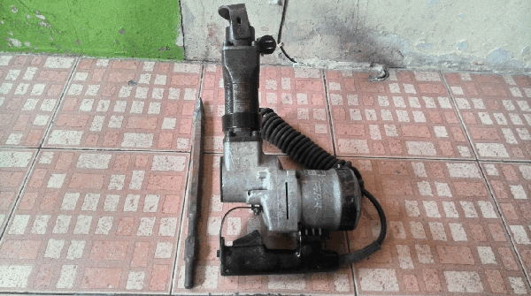 ขายเครื่องสะกัดคอนกรีด MAKITA HM1201 แท้100\% ขายเครื่องสะกัดคอนกรีด MAKITA HM1201 แท้100\%