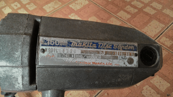 ขายเครื่องขัดสี Makita 9201 570W. 4000/min.