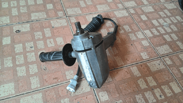 ขายเครื่องขัดสี Makita 9201 570W. 4000/min.