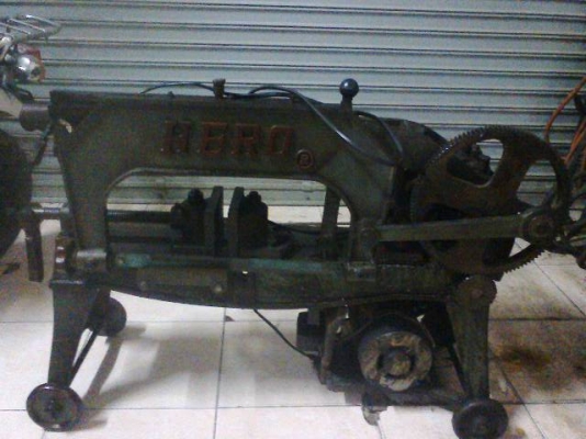 แท่นเลื่อย HERO พร้อมใช้งาน ไฟบ้าน อุปกรณ์ครบ สภาพสวย เดิม ๆ 8,500