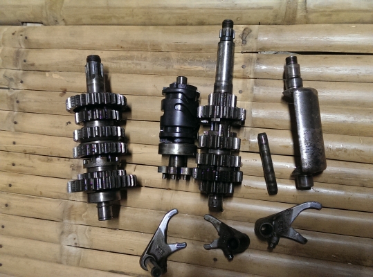 ขายชุดเฟืองเกียร์ พร้อม Balancer YAMAHA TZR.150cc.