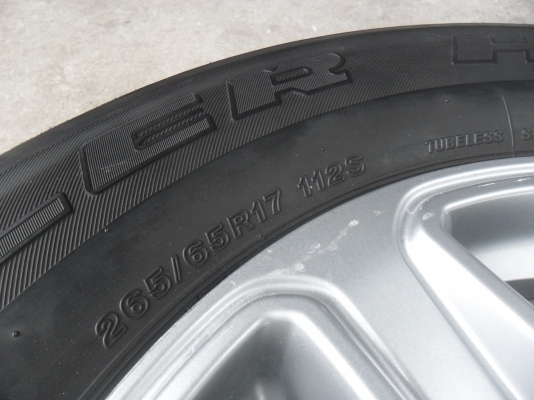 ล้อแม็ก 17นิ้ว 6รู ฟอด พร้อมยาง สวยๆ 4 ล้อ ราคา 7900 บาท