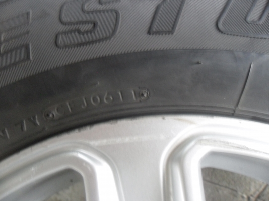 ล้อแม็ก 17นิ้ว 6รู ฟอด พร้อมยาง สวยๆ 4 ล้อ ราคา 7900 บาท