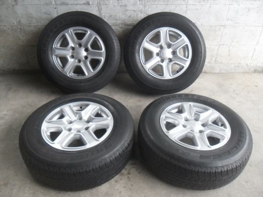 ล้อแม็ก 17นิ้ว 6รู ฟอด พร้อมยาง สวยๆ 4 ล้อ ราคา 7900 บาท