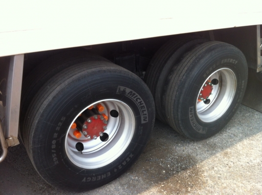 ISUZU 10ล้อ ตู็เย็นมีเครื่องทำความเย็น ปี55 240แรงม้า