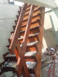 ชุดบรรไดพร้อลาวจับไม้เต็ง