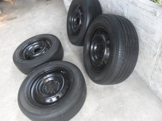 ล้อกะทะ 17นิ้ว 6รู พร้อมยาง 235/60R17 สวยๆ 4 ล้อ ราคา 4300 บาท
