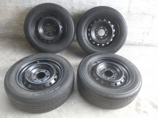 ล้อกะทะ 17นิ้ว 6รู พร้อมยาง 235/60R17 สวยๆ 4 ล้อ ราคา 4300 บาท