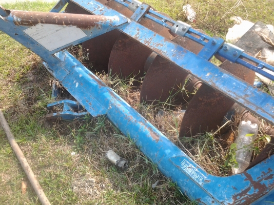 ขายตามสภาพพาน6ใบ26นิ้วยีห้อPTติดกับรถไถฟอดร์