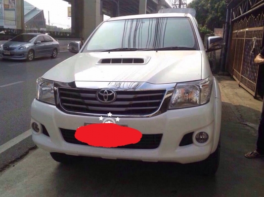 Toyota Vigo สีขาว ปี13    (รถหลุดจำนำ)