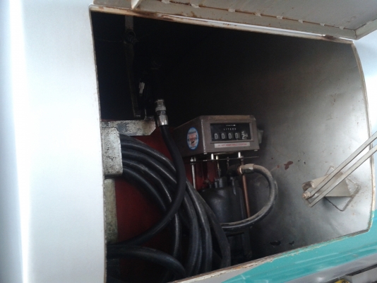 HINO  MEGA  FC  พร้อมมิเตอร์หัวจ่าย  สภาพสวย  พร้อมใช้งานครับ