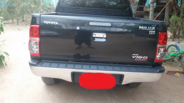 Toyota Vigo สีดำ ปี14 ( ไม่มีเล่ม ) (รถหลุดจำนำ)