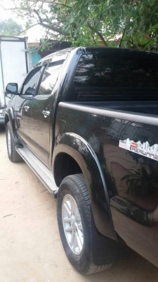 Toyota Vigo สีดำ ปี14 ( ไม่มีเล่ม ) (รถหลุดจำนำ)