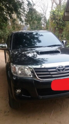 Toyota Vigo สีดำ ปี14 ( ไม่มีเล่ม ) (รถหลุดจำนำ)