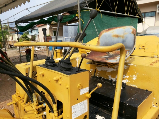 ขายแบคโฮ130000รถนอกพร้อมใช้งานครับ.