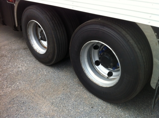 ISUZU 10ล้อ ตู้เปียก ปี54 240แรงม้า