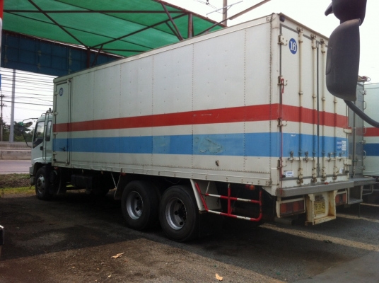 ISUZU 10ล้อตู้เย็น ปี52 230แรงม้า