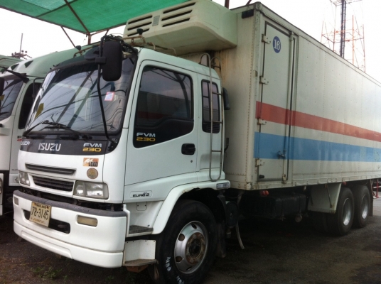 ISUZU 10ล้อตู้เย็น ปี52 230แรงม้า