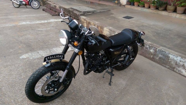 ขายคับ STALLIONS CT150 CAFE RACER ทะเบียนพร้อมโอนไม่ขาดต่อ รถวิ่งมาสามพันนิดๆ สวยๆคับ ราคา 48500 บาท ส่งได้ทั่วไทยคับ สนใจติดต่อ 081-0578282 FACEBOOK POP BIGBIKE SAKONNAKHON ไอดีไลน์ POPBIGBIKESAKON คับ สนใจรถสวย ถูก ดี ต้อง POP BIGBIKE SAKONNAKHON