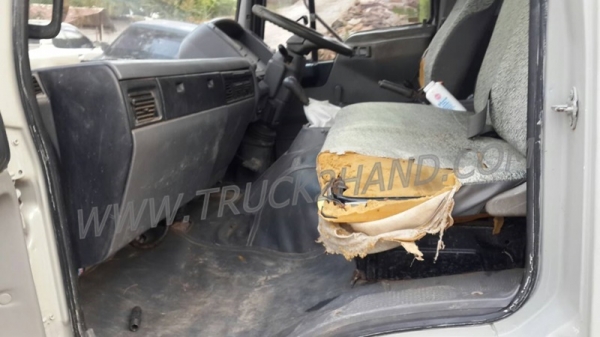 รถบรรทุก 6 ล้อติดเฮี้ยบ HINO  FC ติดเฮี้ยบ 3 ตัน ปีจดทะเบียน 2540  140 แรงม้า