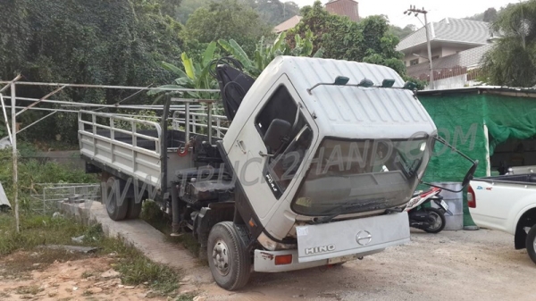 รถบรรทุก 6 ล้อติดเฮี้ยบ HINO  FC ติดเฮี้ยบ 3 ตัน ปีจดทะเบียน 2540  140 แรงม้า