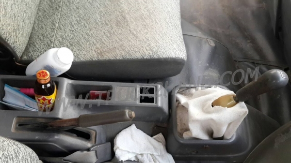 รถบรรทุก 6 ล้อติดเฮี้ยบ HINO  FC ติดเฮี้ยบ 3 ตัน ปีจดทะเบียน 2540  140 แรงม้า