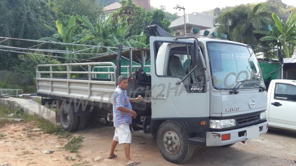รถบรรทุก 6 ล้อติดเฮี้ยบ HINO  FC ติดเฮี้ยบ 3 ตัน ปีจดทะเบียน 2540  140 แรงม้า