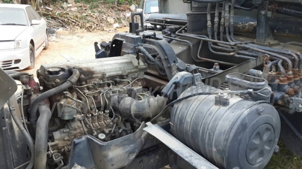 รถบรรทุก 6 ล้อติดเฮี้ยบ HINO  FC ติดเฮี้ยบ 3 ตัน ปีจดทะเบียน 2540  140 แรงม้า