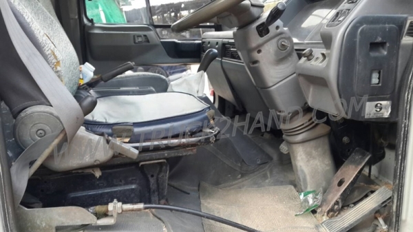 รถบรรทุก 6 ล้อติดเฮี้ยบ HINO  FC ติดเฮี้ยบ 3 ตัน ปีจดทะเบียน 2540  140 แรงม้า